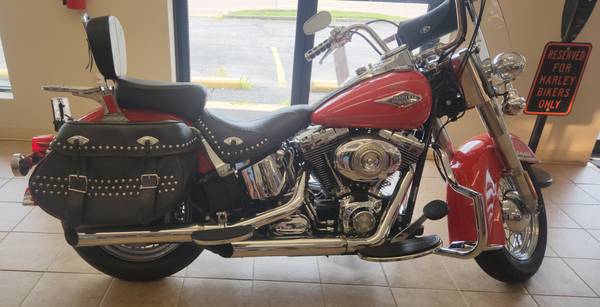 2010 Harley-Davidson, červená, dovoz USA — foto 5 z 6