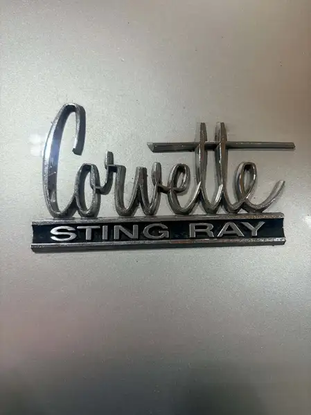 1965 Chevrolet Corvette C2, stříbrná, 42 857 km, dovoz Kanada — foto 7 z 12