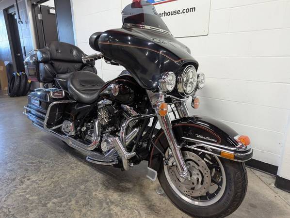 2002 Harley-Davidson, dovoz USA — foto 2 z 12