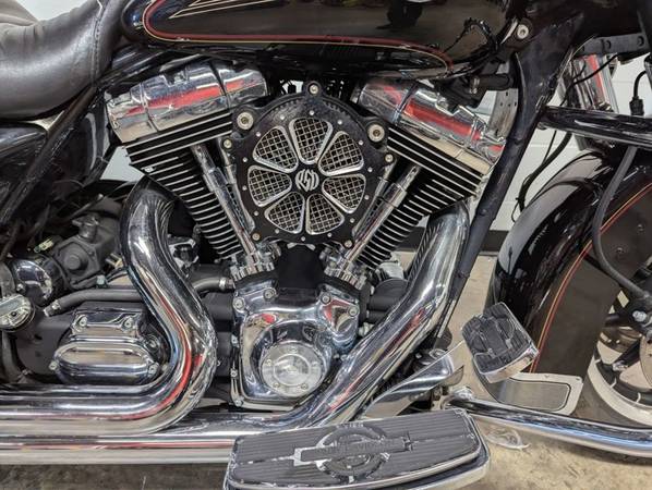 2002 Harley-Davidson, dovoz USA — foto 4 z 12