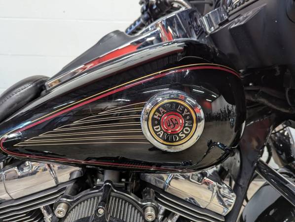 2002 Harley-Davidson, dovoz USA — foto 8 z 12