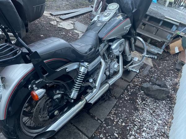 2009 Harley-Davidson, dovoz USA — foto 2 z 2