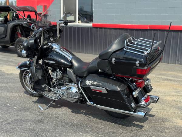 2011 Harley-Davidson, dovoz USA — foto 12 z 12