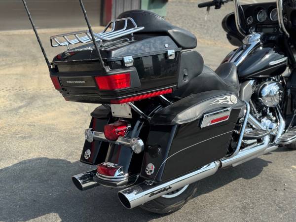 2011 Harley-Davidson, dovoz USA — foto 5 z 12