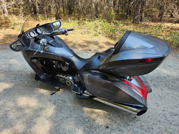 2008 Victory, dovoz USA — foto 7 z 12