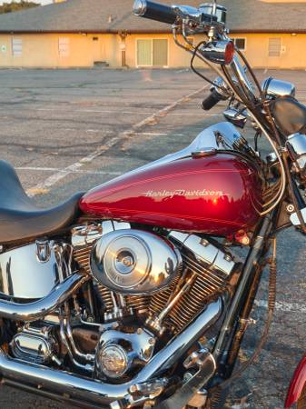 2001 Harley-Davidson, dovoz USA — foto 6 z 12