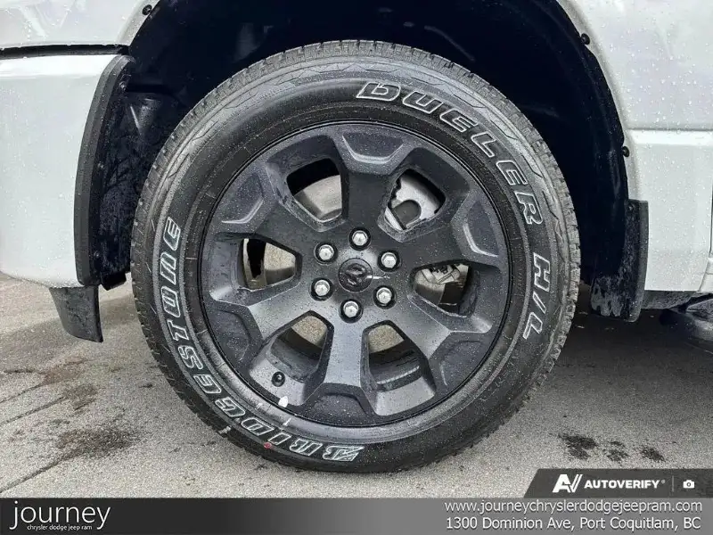 2026 RAM 1500 Express, bílá, 46 km, dovoz Kanada — foto 6 z 12