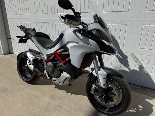 2016 Ducati, dovoz USA — foto 4 z 12