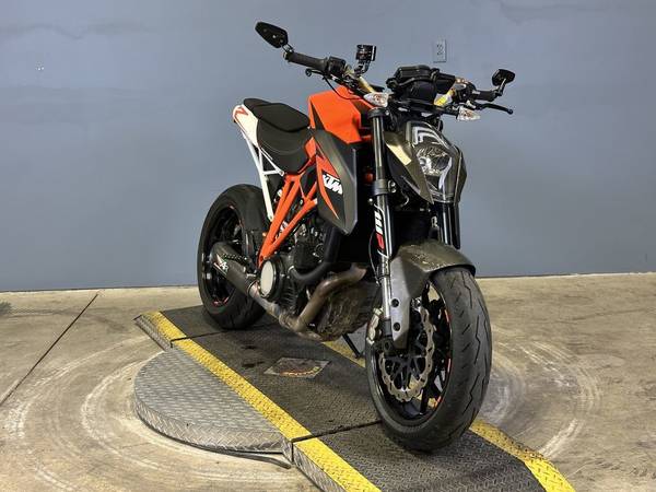2015 Harley-Davidson, dovoz USA — foto 3 z 12
