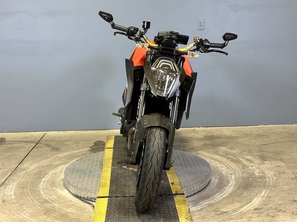 2015 Harley-Davidson, dovoz USA — foto 4 z 12