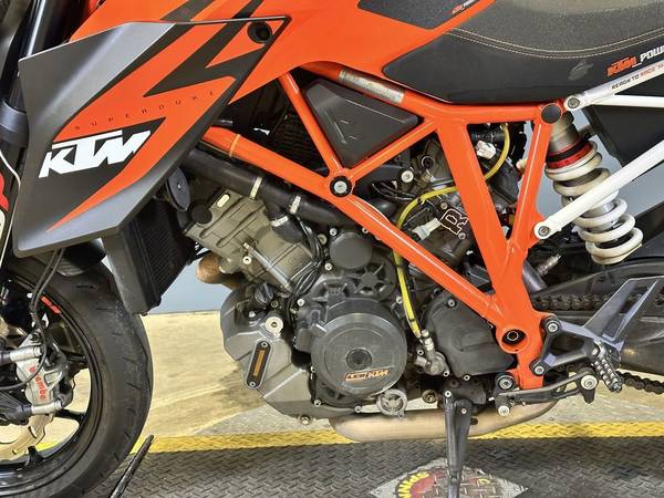2015 Harley-Davidson, dovoz USA — foto 9 z 12