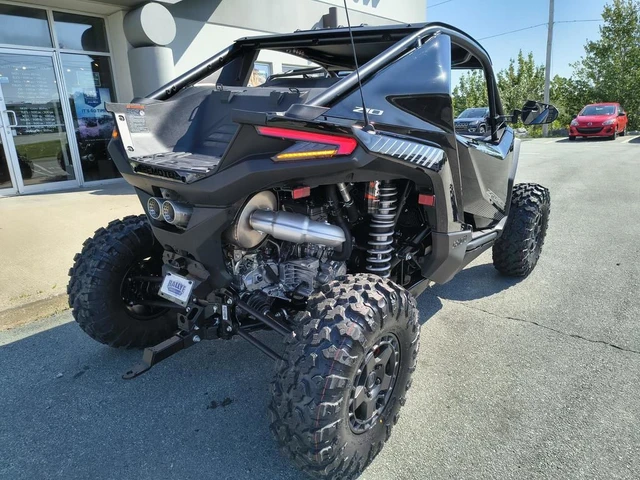 2026 CFMOTO, 10 km, dovoz Kanada — foto 3 z 5
