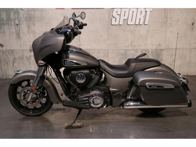 2020 Indian, 23 896 km, dovoz Kanada — foto 3 z 5