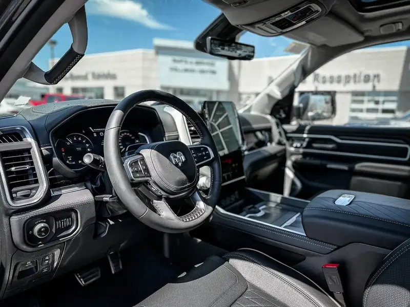 2026 RAM 1500 Tungsten | MULTI-FUNCTION TAILGATE | BED UTILITY G, šedá, 40 km, dovoz Kanada — foto 3 z 9