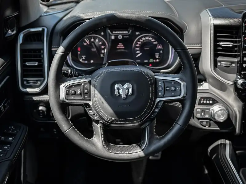 2026 RAM 1500 Tungsten | MULTI-FUNCTION TAILGATE | BED UTILITY G, šedá, 40 km, dovoz Kanada — foto 7 z 9