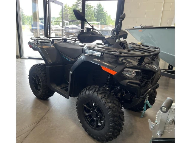 2026 CFMOTO, dovoz Kanada — foto 4 z 5