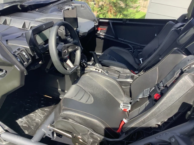 2023 Maverick X3 XDS Turbo RR, 912 km, dovoz Kanada — foto 5 z 5