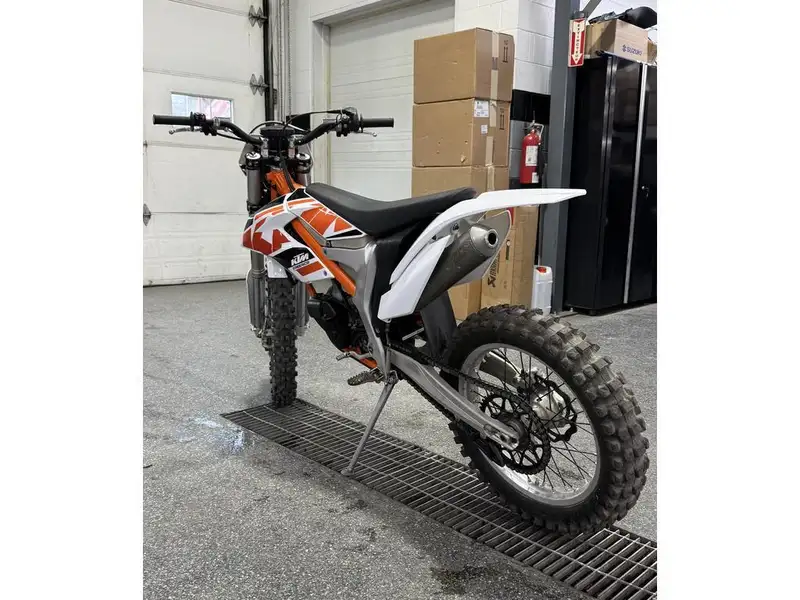 2015 KTM Freeride E, dovoz Kanada — foto 4 z 11