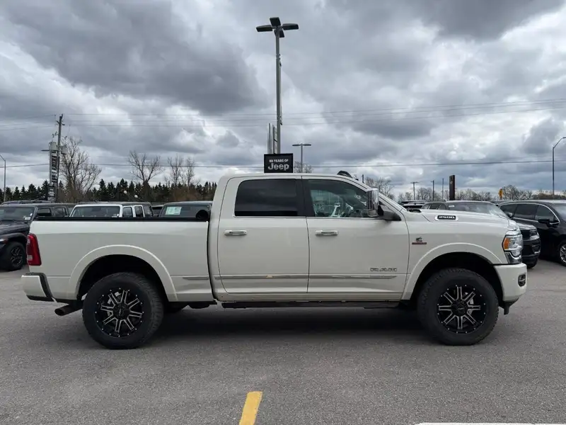2022 RAM 2500, bílá, 104 560 km, dovoz Kanada — foto 4 z 12