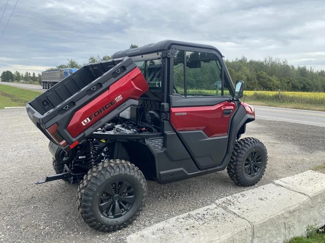 2026 CFMOTO, dovoz Kanada — foto 2 z 5