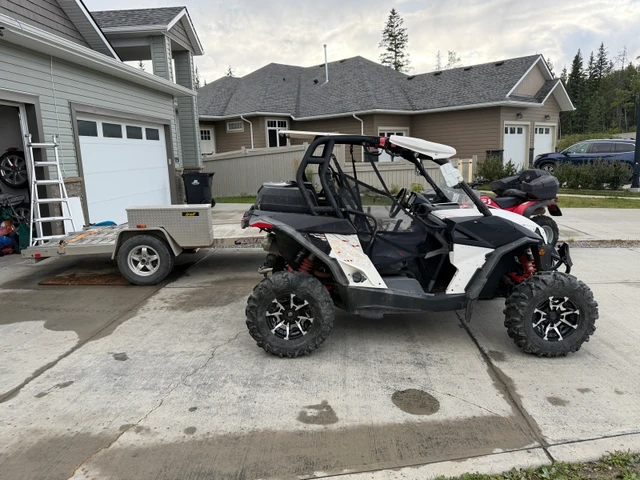 2014 Can-Am, 3 062 km, dovoz Kanada — foto 3 z 5