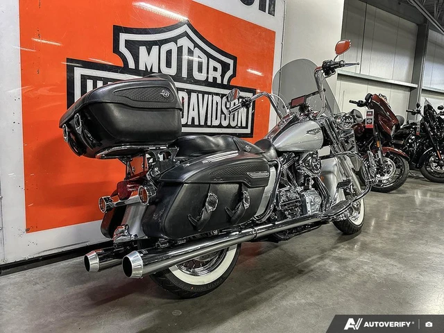 2005 Harley-Davidson, 51 245 km, dovoz Kanada — foto 4 z 5