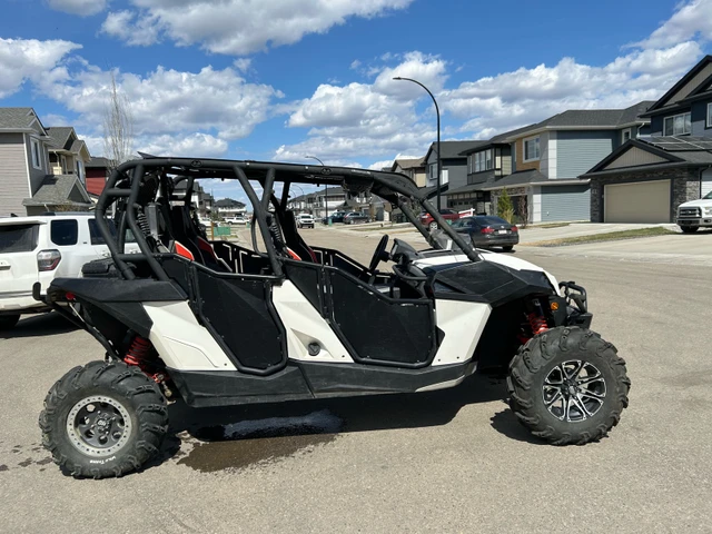 2014 Can-Am, 1 074 km, dovoz Kanada — foto 3 z 5
