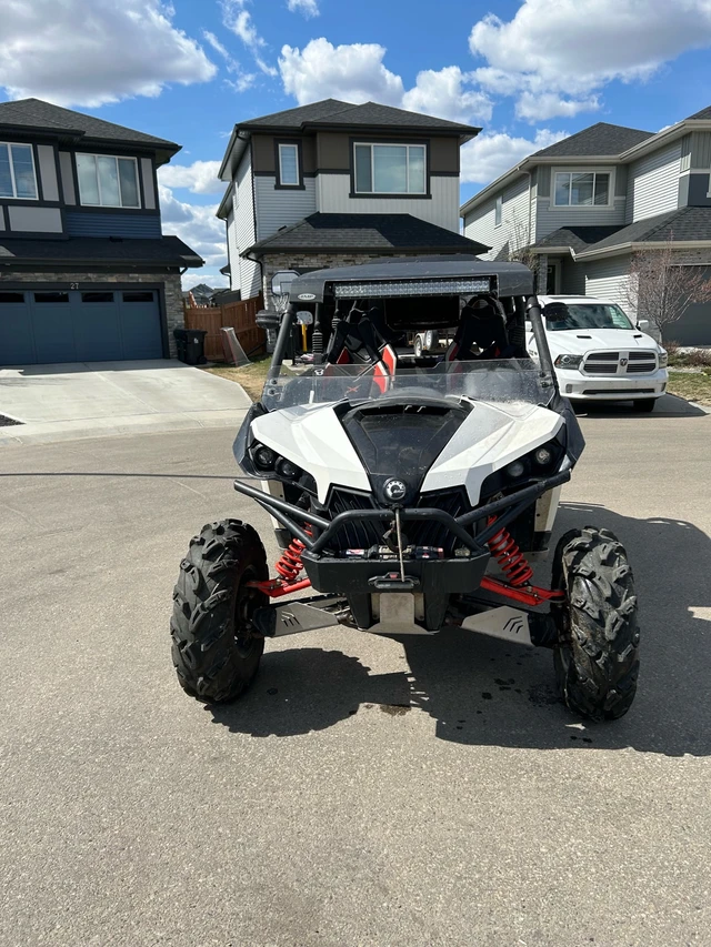 2014 Can-Am, 1 074 km, dovoz Kanada — foto 4 z 5