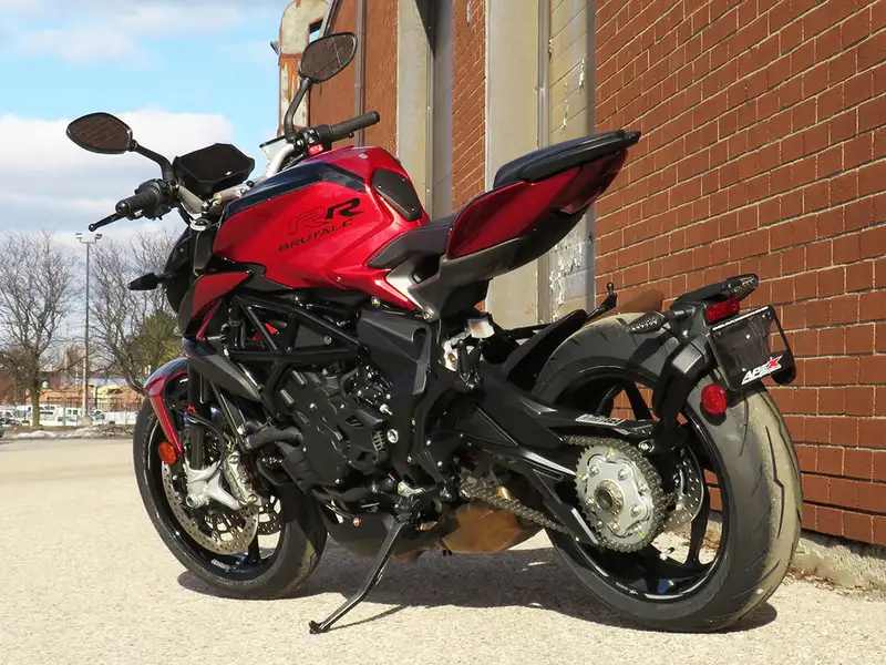 2023 Mv Agusta Unspecified, červená, dovoz Kanada — foto 5 z 12