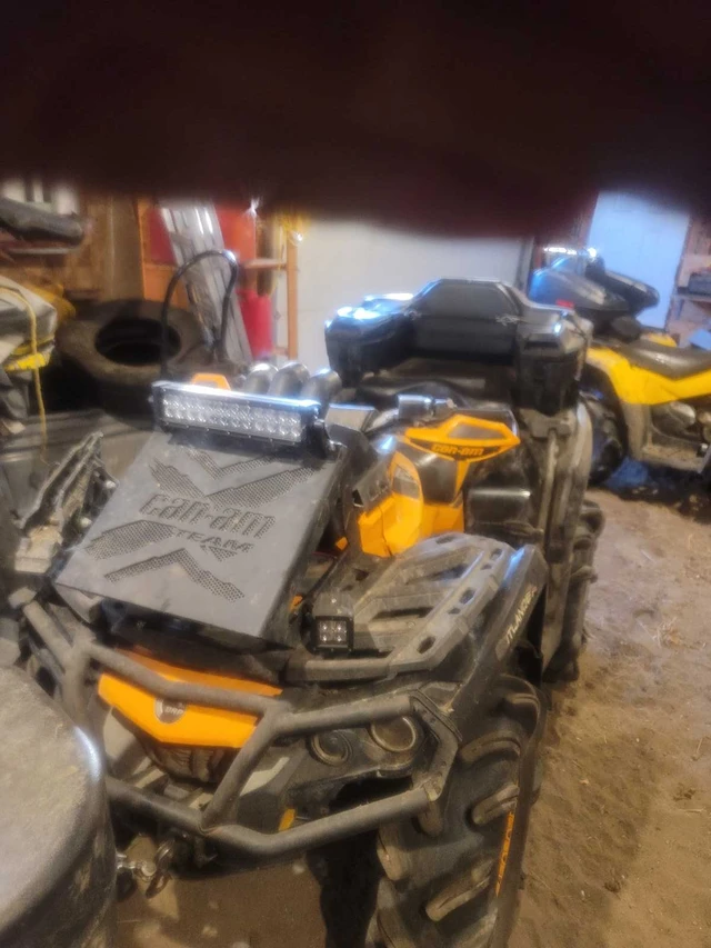 2015 Can-Am, dovoz Kanada — foto 2 z 5