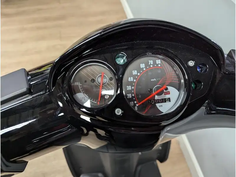 2026 Piaggio Typhoon *3.99%/36 MOIS??, černá, dovoz Kanada — foto 11 z 12