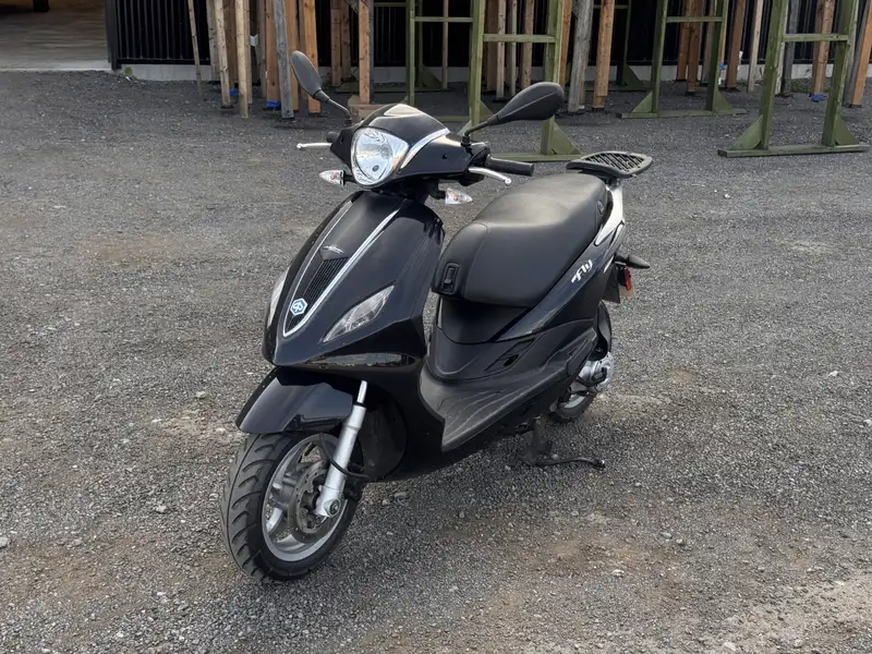 Piaggio Fly 50, dovoz Kanada — foto 3 z 9