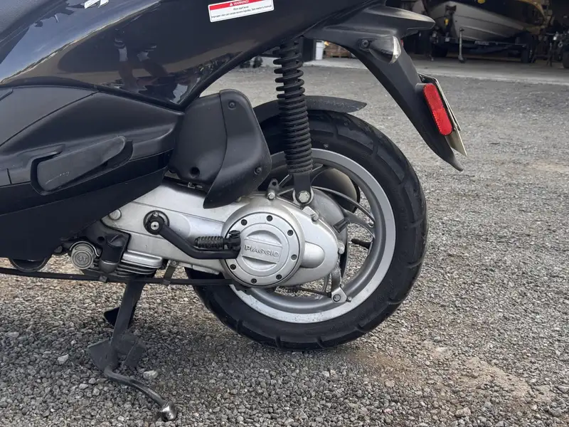 Piaggio Fly 50, dovoz Kanada — foto 4 z 9