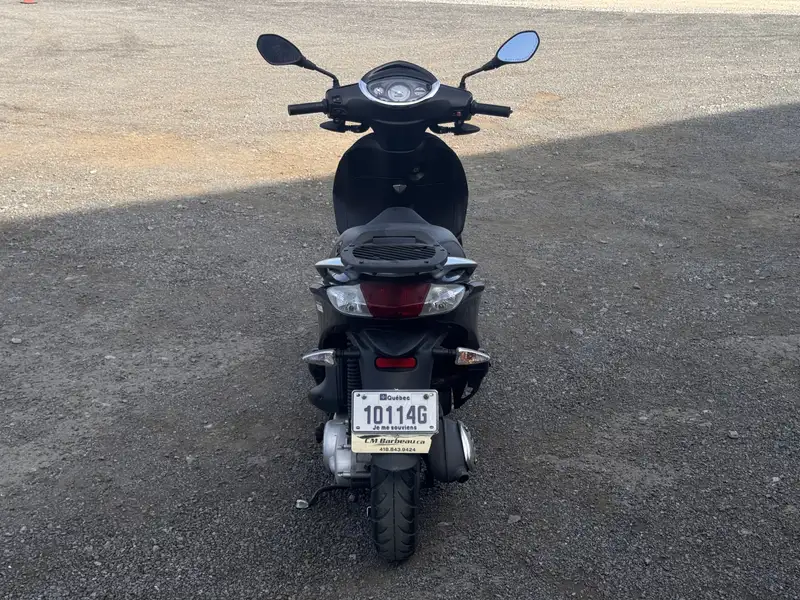 Piaggio Fly 50, dovoz Kanada — foto 5 z 9