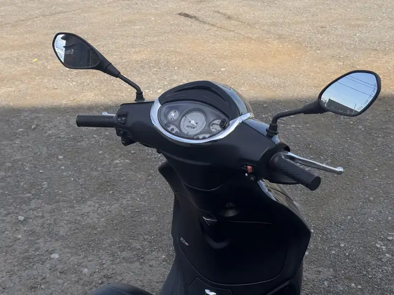 Piaggio Fly 50, dovoz Kanada — foto 7 z 9