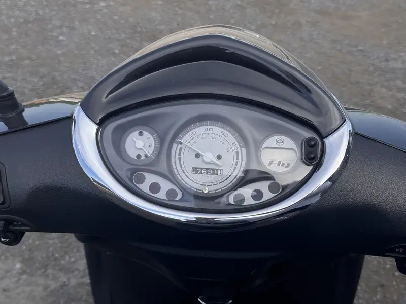Piaggio Fly 50, dovoz Kanada — foto 8 z 9