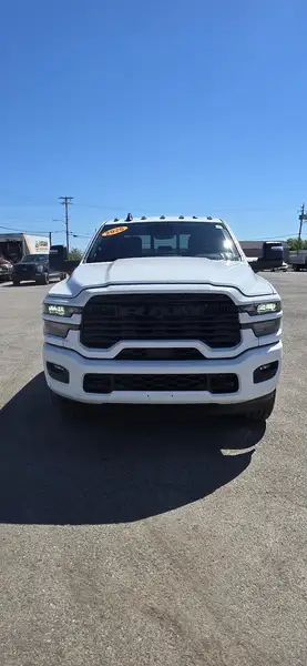 2026 RAM 2500, bílá, dovoz Kanada — foto 2 z 12