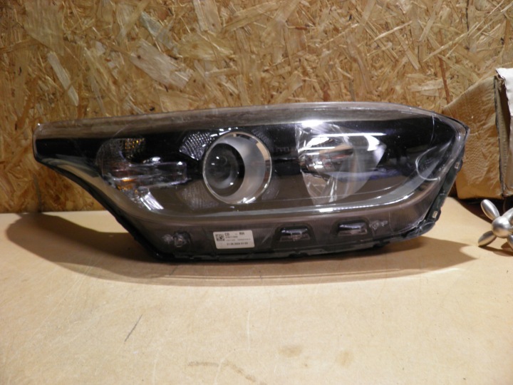 Kia Ceed Iii 3 světlomet přední pravá Soczewka H7 Europa 92102j7051, Skladem v EU — foto 1