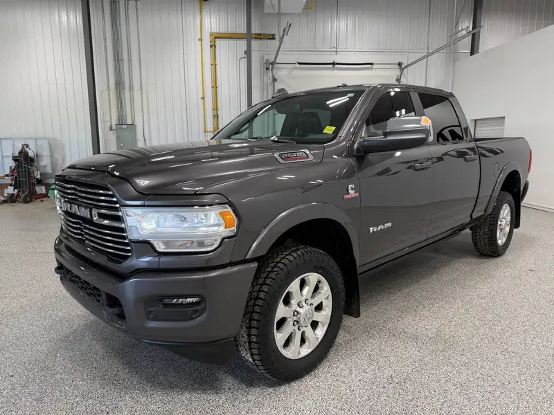 2022 RAM 2500, šedá, 126 015 km, dovoz Kanada — foto 3 z 12