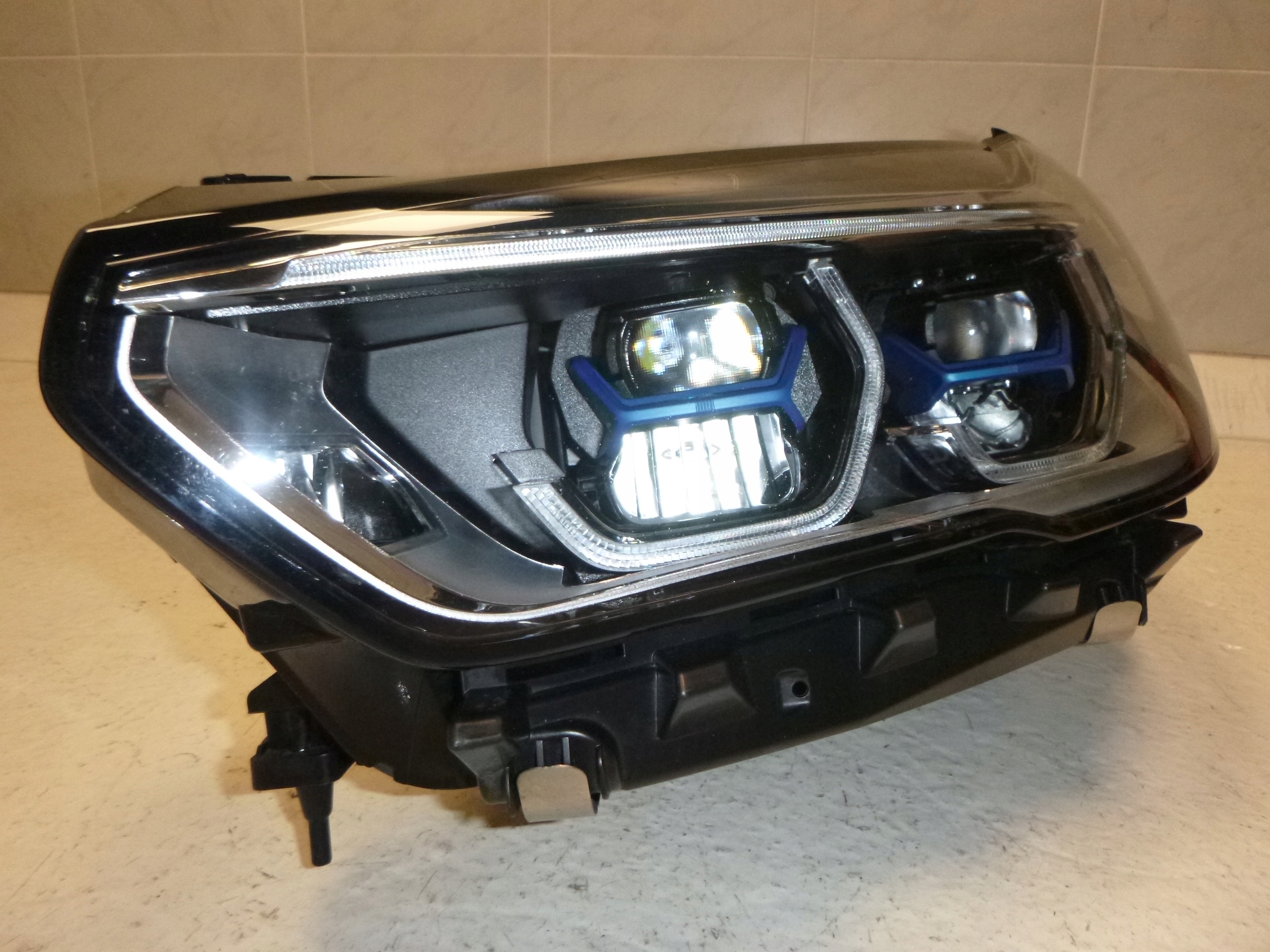 Světlomet — BMW X6, Skladem v EU — foto 9 z 16