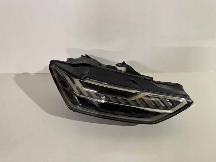 Audi A7 4k8 FULL LED Matrix 4k8941036f pravá přední světlomet, Skladem v EU — foto 1 z 16 Audi A7 4k8 FULL LED Matrix 4k8941036f pravá přední světlomet, Skladem v EU — foto 1 z 16