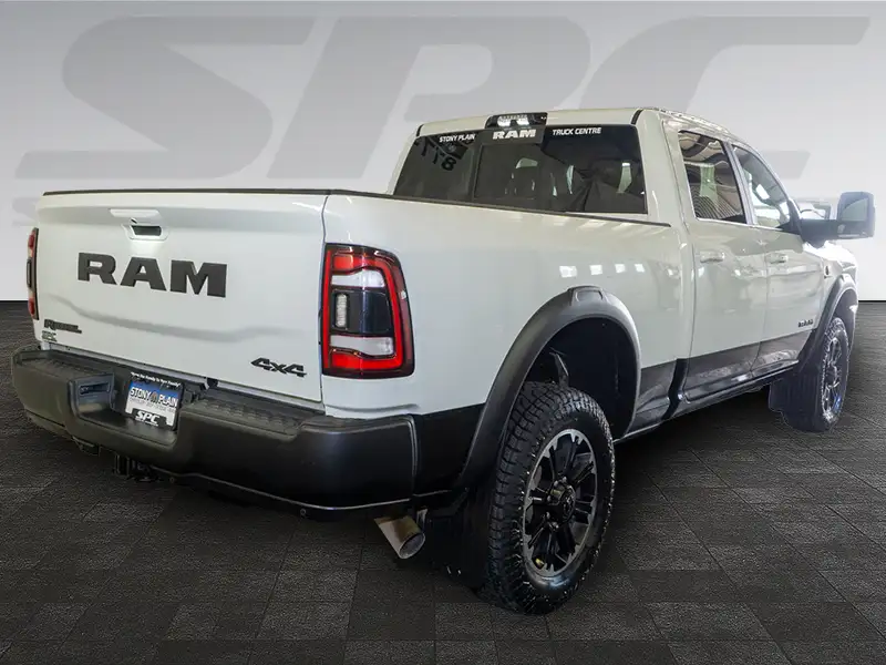 2024 RAM 2500, bílá, 151 629 km, dovoz Kanada — foto 2 z 12