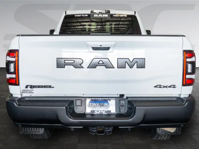2024 RAM 2500, bílá, 151 629 km, dovoz Kanada — foto 3 z 12