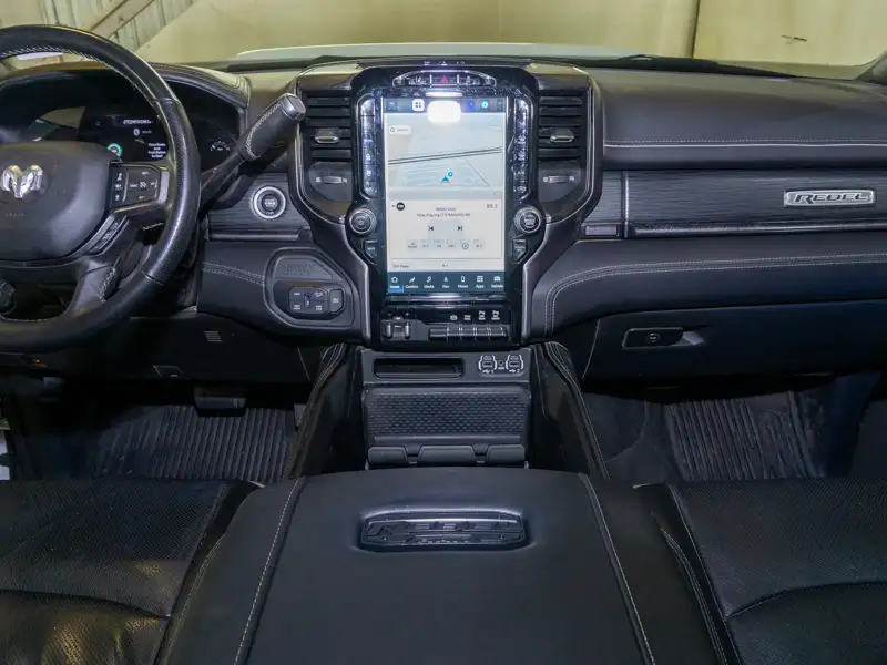 2024 RAM 2500, bílá, 151 629 km, dovoz Kanada — foto 9 z 12