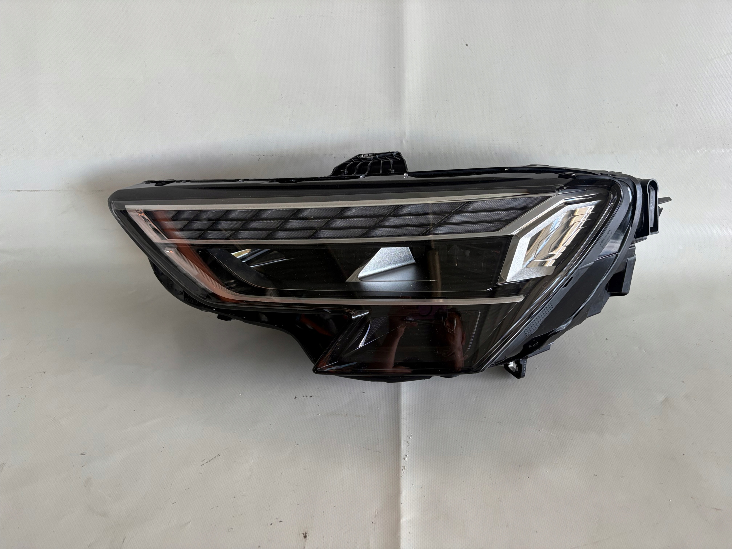 Audi A3 8y Matrix LED facelift světlomet levá světlomet 8y0941035h nová originál, Skladem v EU — foto 2 z 11