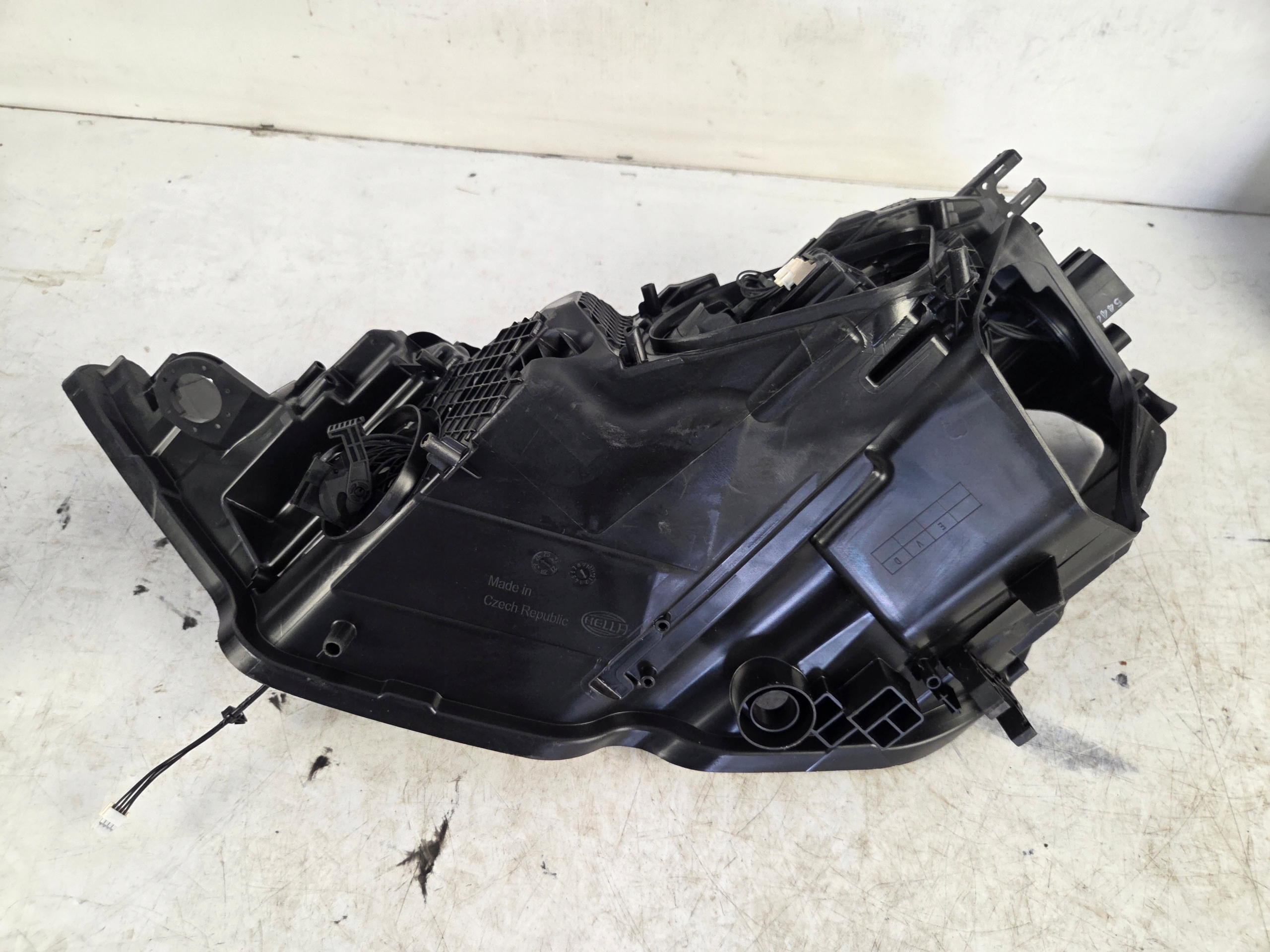 pouzdro světlomety pouzdro pravá Audi A6 C8 4k Matrix originál, Skladem v EU — foto 5 z 7