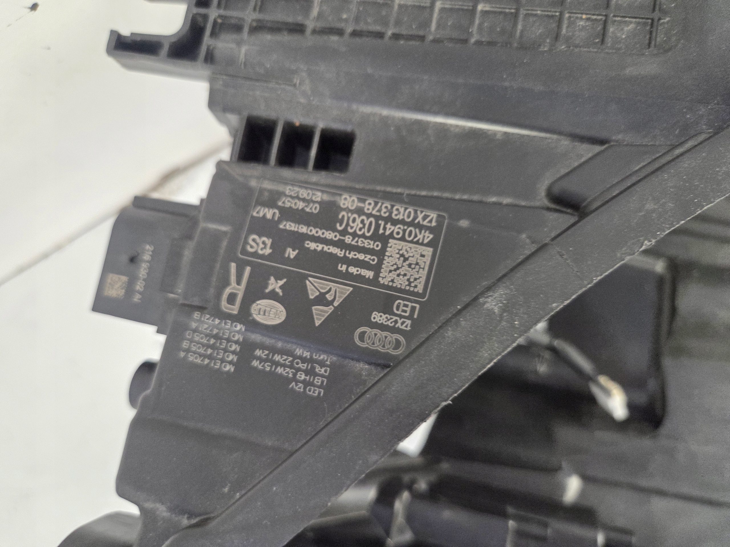 pouzdro světlomety pouzdro pravá Audi A6 C8 4k Matrix originál, Skladem v EU — foto 7 z 7