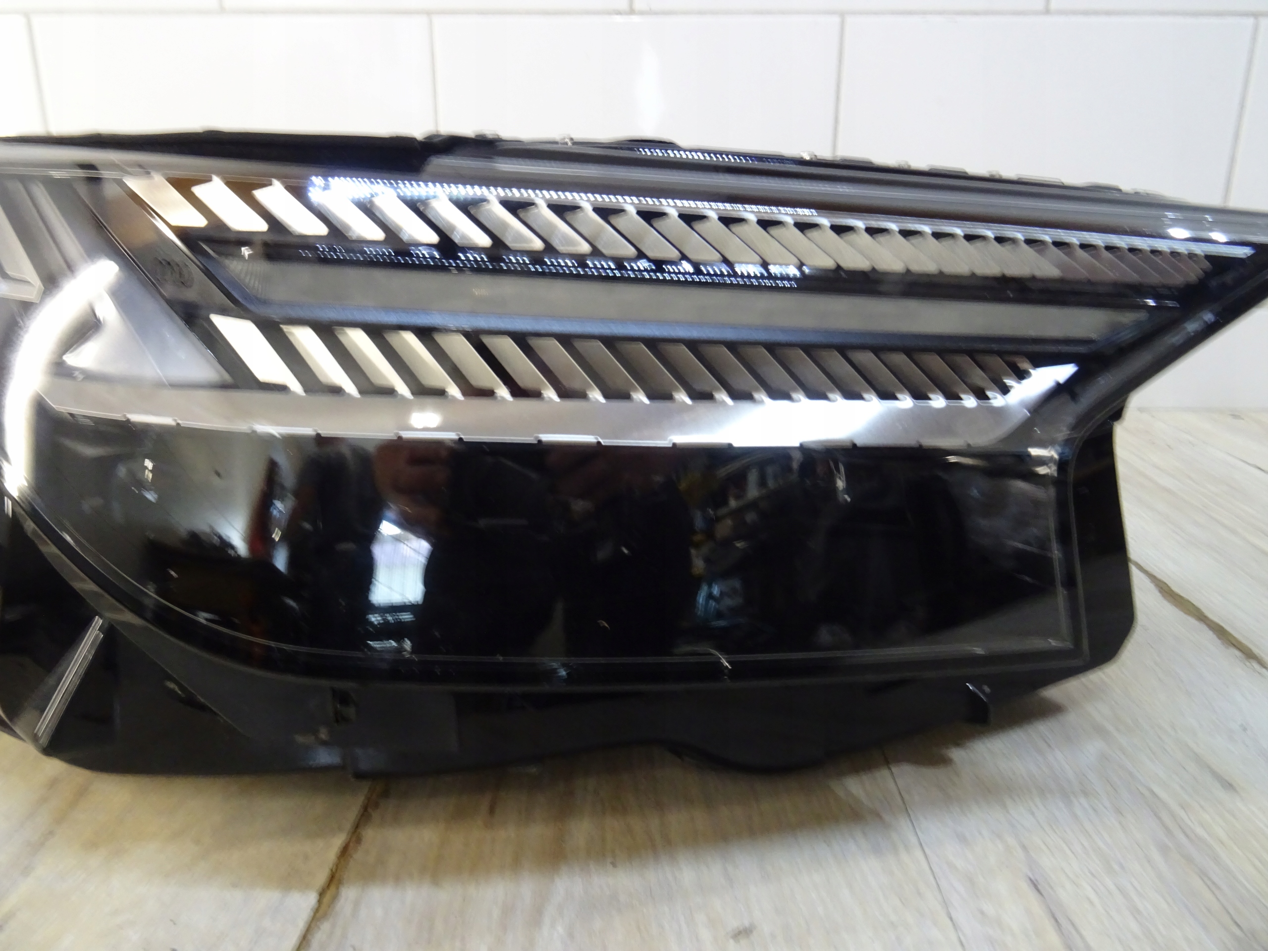 Audi Q4 E-tron 89a světlomet pravá přední FULL LED Matrix Audi 89a941036f, Skladem v EU — foto 4 z 12