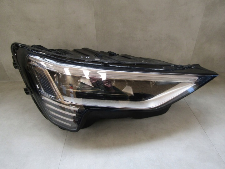 světlomet přední Audi E-tron facelift 4ke Matrix pravá 22- 4ke941036d, Skladem v EU — foto 1