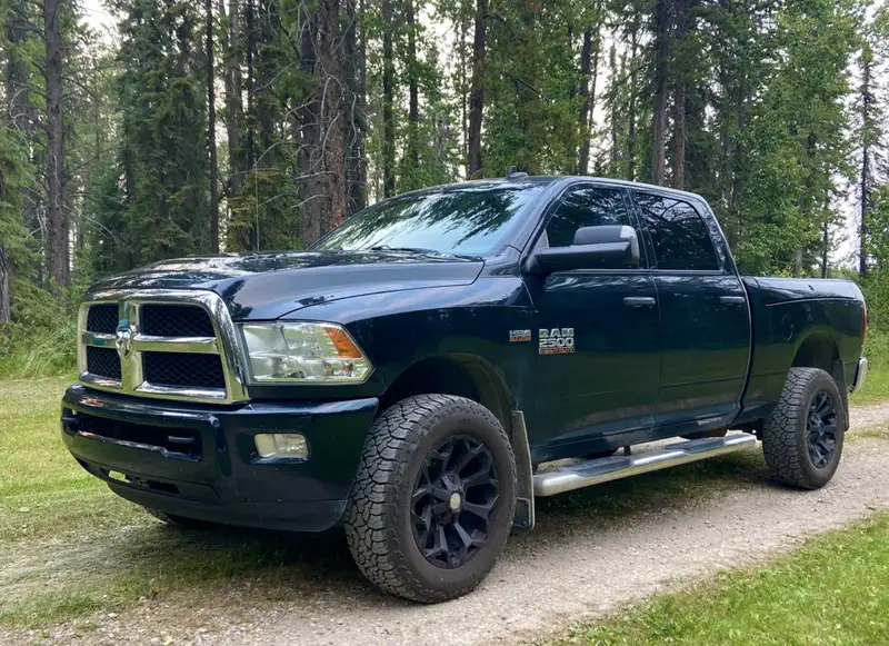 2018 RAM 2500, černá, 180 800 km, dovoz Kanada — foto 4 z 12